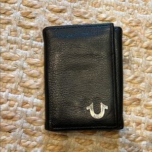 True Religion Black Key Card Holder with Horseshoe Emblem-tri-fold